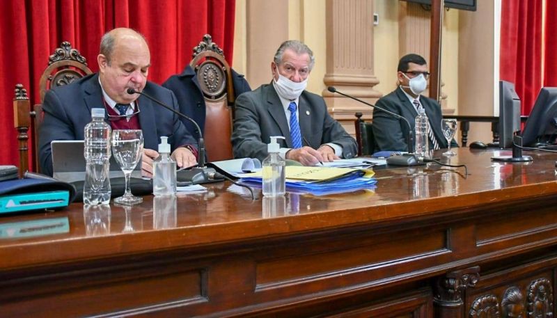 Recalculando: el Senado votó a favor de test masivos para trabajadores de salud