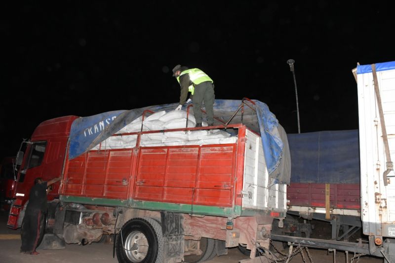 Incautan tres camiones con 70 toneladas de soja y 9 de herbicida sin documentación respaldatoria