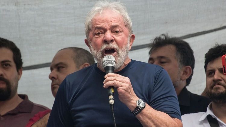 "2019 será un año de mucha resistencia y mucha lucha, para impedir que nuestro pueblo sea aún más castigado de lo que ya fue. Brasil necesita cambiar sí, pero cambiar para mejor"