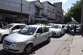 AMT deja sin efecto sanciones a remises por levantar pasajeros en la calle