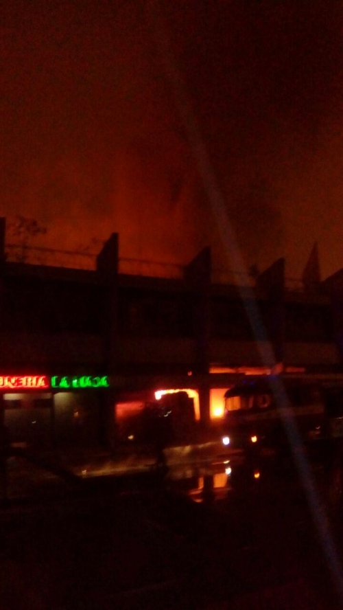 Se incendió una colchonería en pleno centro salteño