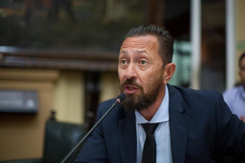 Nueva denuncia contra Valenzuela: debe más de un millón y medio a su equipo de prensa del 2019