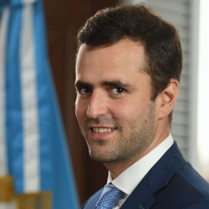 Estrada admitió la posibilidad de encabezar una lista junto a Pamela Calletti