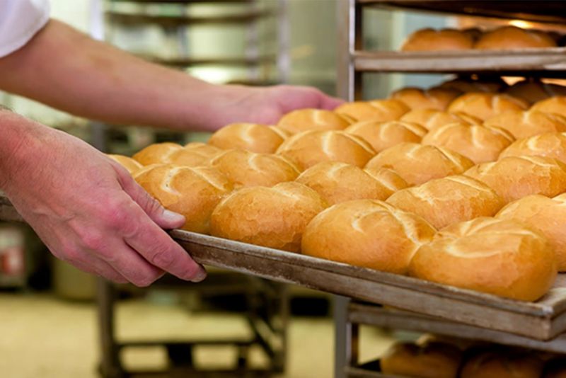 Panaderos declararon la Emergencia Nacional del sector y el kilo de pan llegaría a los $100