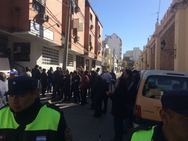 Continúa la protesta por malos tratos, falta de vehículos y descuentos indebidos en Control Comercial