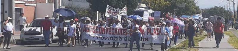Más de 3.000 docentes se manifestaron por el centro