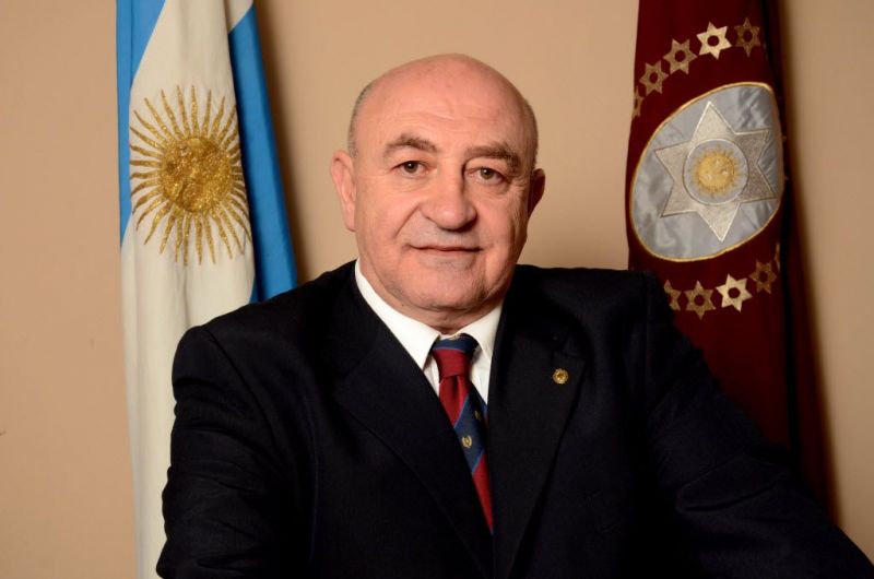 Sin autocrítica, Lapad se muestra a favor de limitar mandatos