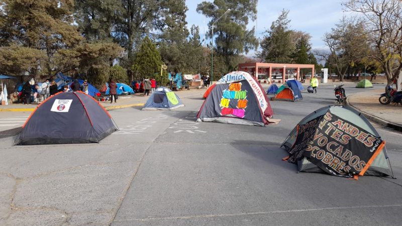 El Gobierno redobla la apuesta a los docentes: Día no trabajado, día no pagado