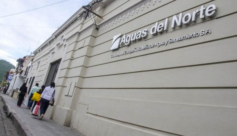 La Municipalidad presentó un amparo contra Aguas del Norte y el Ente Regulador