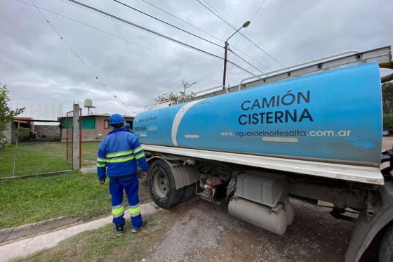 Aguas del Norte deberá reducir tarifas en barrios que no tuvieron servicio