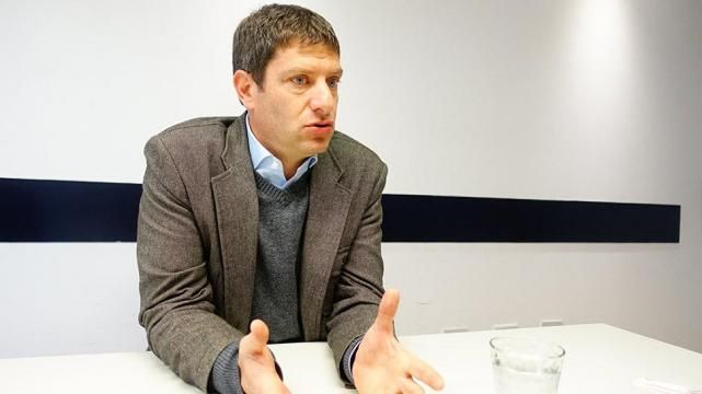 “No podemos tener una Universidad de Administración Pública mientras se nos mueren chicos desnutridos”