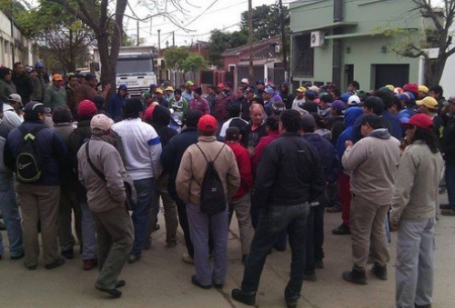 Orán al rojo vivo: 95% de adhesión en el paro de los municipales