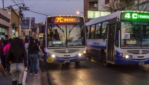 Por falta de acuerdo el paro de colectivos sigue hasta la medianoche