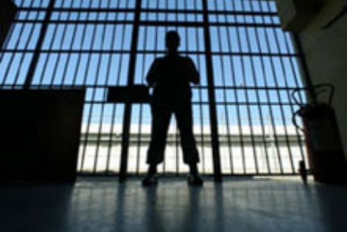 Cuatro agentes penitenciarios condenados por torturar a un interno