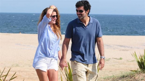 Bronca en el PJ por el "menemismo tardío" de Urtubey, que se exhibe en Punta del Este