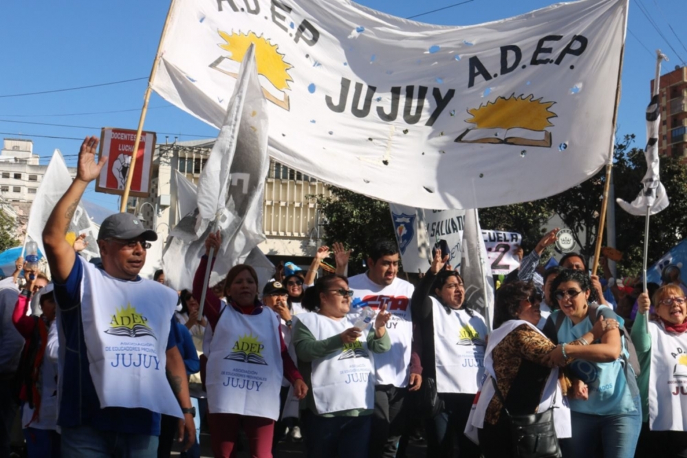 Sexto día de paro y movilización de docentes en Jujuy