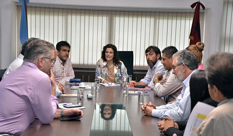 El Gobierno convocó a los gremios para volver a discutir salarios