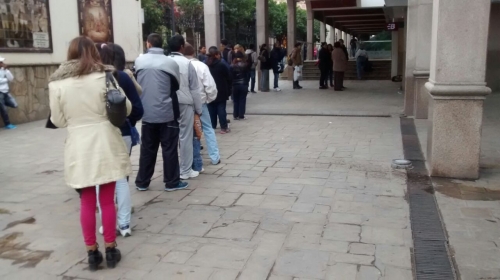 A la falta de billetes se sumó la caída del sistema para pagar planes sociales