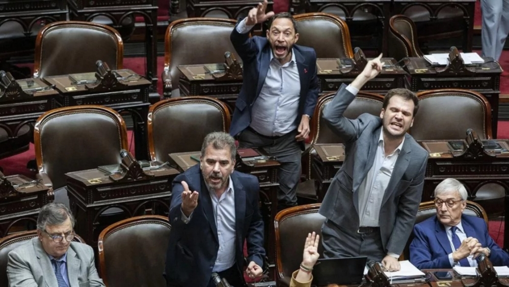 “Van por todo”: Caliva condenó lo sucedido ayer en la Cámara de Diputados de la Nación