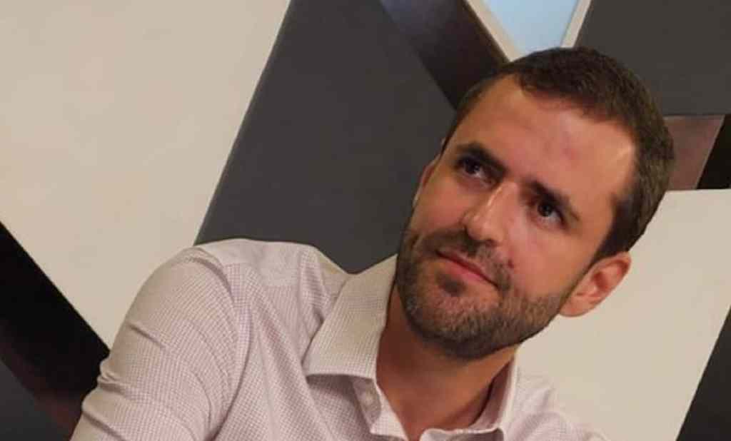 Estrada dijo que hace dos años no habla con Sáenz pero que si lo llama está