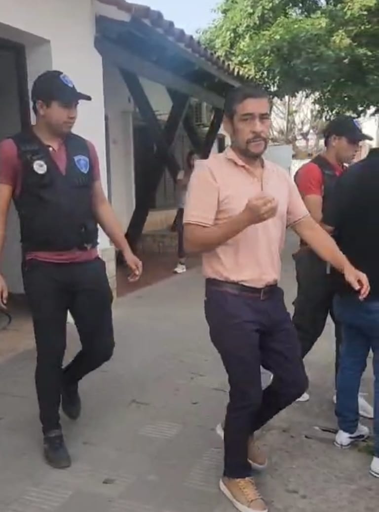 ¡Parisi detenido!