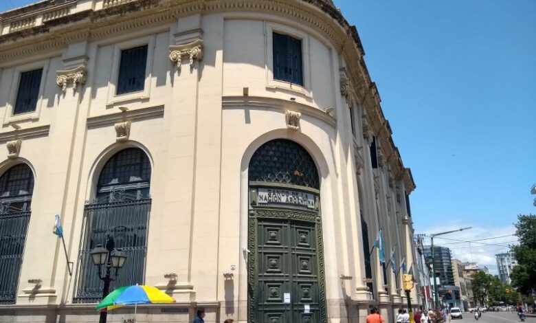La Justicia suspendió el decreto que transforma al Banco Nación en Sociedad Anónima
