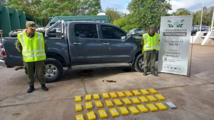 Salta: Quitan los asientos traseros para esconder 31 kilos de cocaína