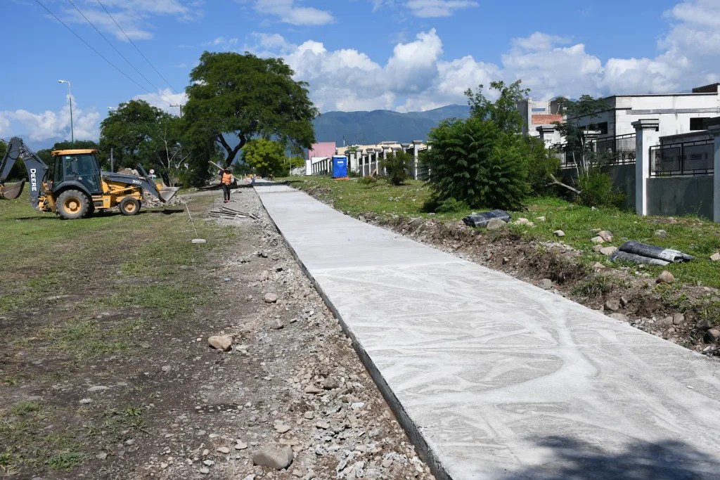 Ciclovía desde El Huaico hasta la rotonda del Quirquincho