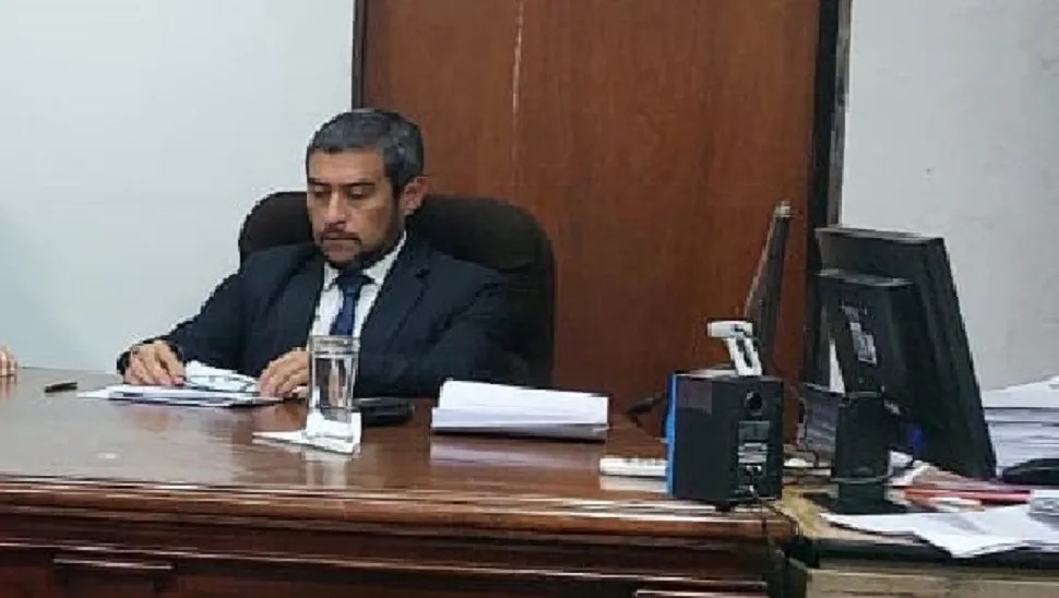 Jury y pedido de destitución para Parisi