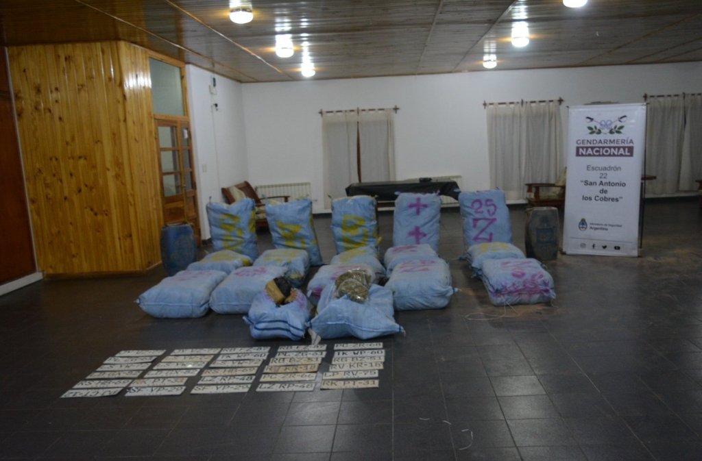San Antonio de los Cobres: secuestran camioneta cargada con más de 368 kilos de marihuana