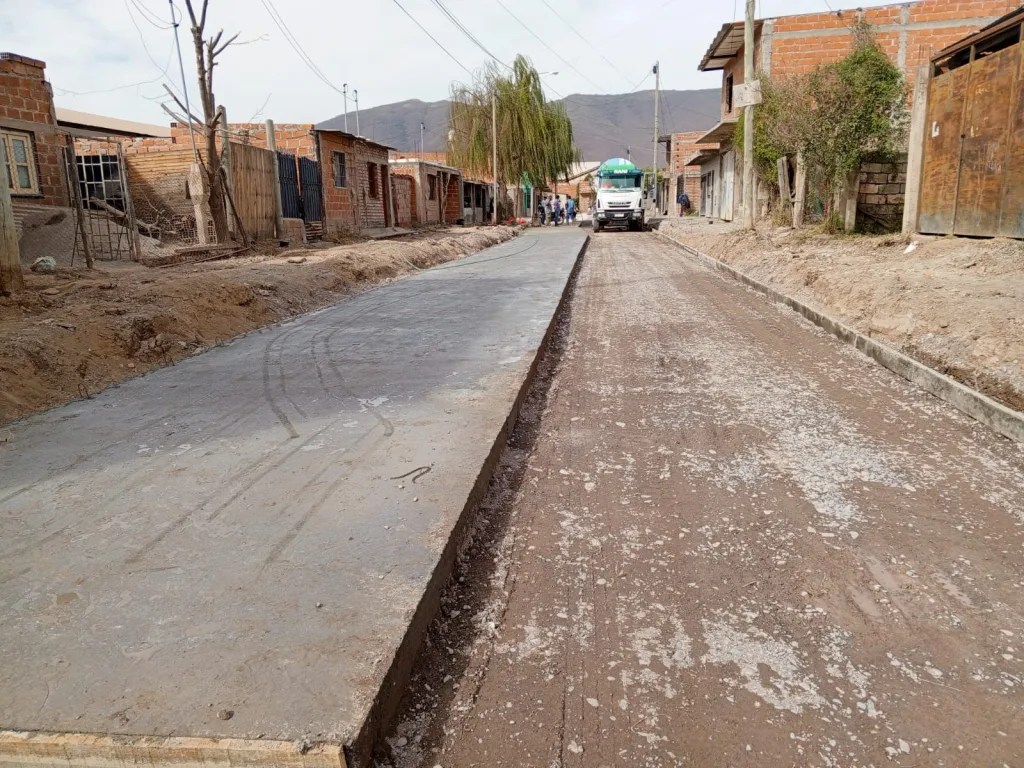 Vecinos de barrio La Cerámica reclaman por obras inconclusas