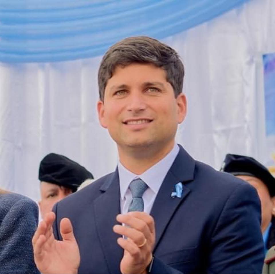 Lara Gros flamante presidente del PRS