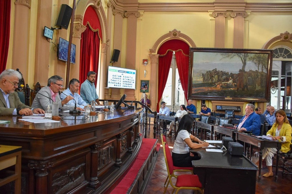A los diputados salteños no les alcanza la dieta