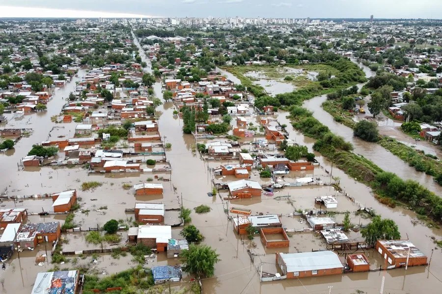 Bahía Blanca necesitará 400 mil millones para reconstruirse y Milei manda 10 mil