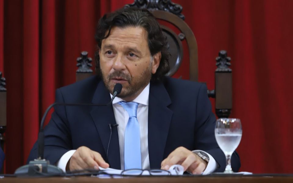 Sáenz no quiere periodistas militantes