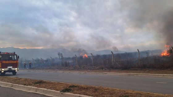 Bomberos y brigadistas intervienen en distintos incendios