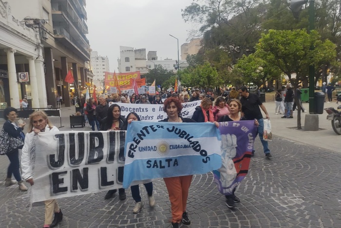 Jubilados protestarán contra Milei acompañados por hinchas de fútbol