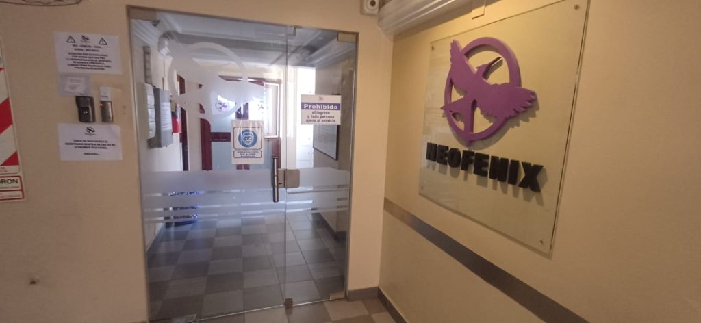 Encuentran equipos de un hospital público en una Clínica Privada