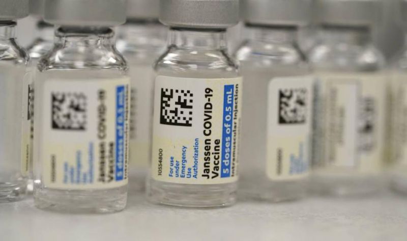 Reanudan la aplicación de la vacuna de Johnson & Johnson, tras la suspensión por casos de trombosis