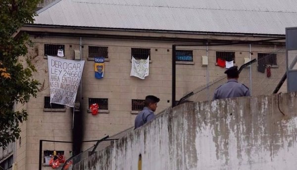 Huelga de hambre en la cárcel de Devoto contra el régimen que limita las salidas transitorias.