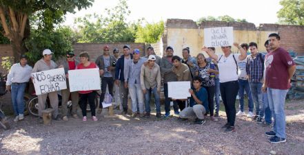 Empleados municipales denuncian despidos en Los Frentones