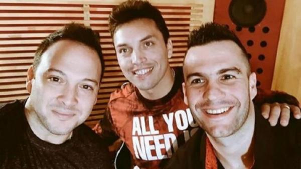 Un integrante de Banda XXI, a las piñas en plena peatonal de Salta