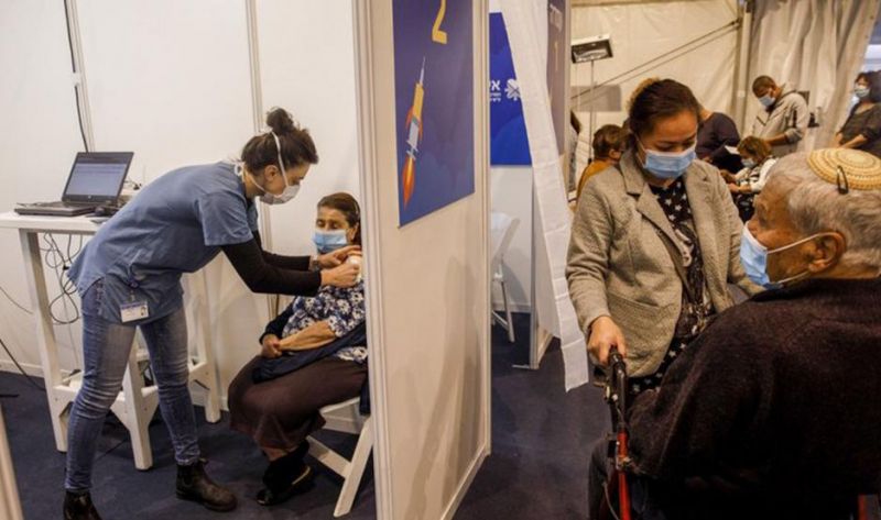 Israel: la primera dosis de la vacuna contra el Covid-19 disminuyó los contagios en un 50%, en 14 días