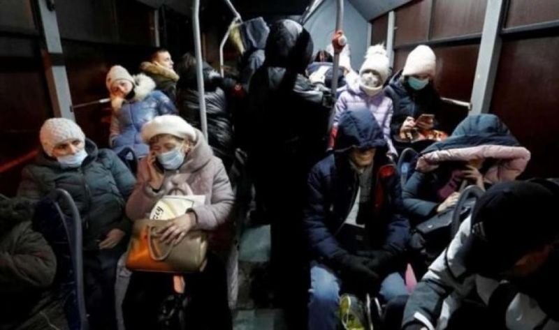 “Estamos escondidos a 100 metros bajo tierra y nos trajimos hasta a los perros”: el relato de un argentino en Kiev