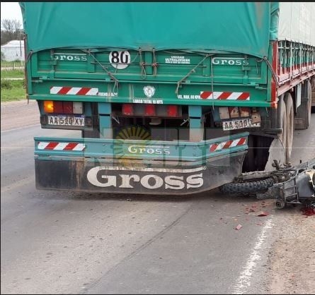 Accidente fatal en Machagai: un motociclista muere arrollado por un camión