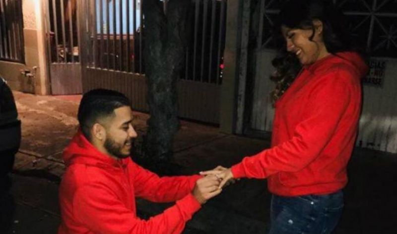 Le pidió matrimonio a su novia durante la Nochebuena, y murió horas después