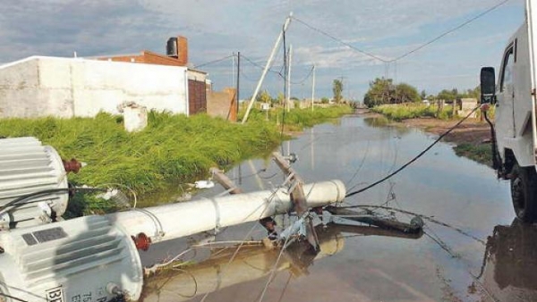 Las fuertes tormentas ocasionaron severos daños en el sistema eléctrico provincial