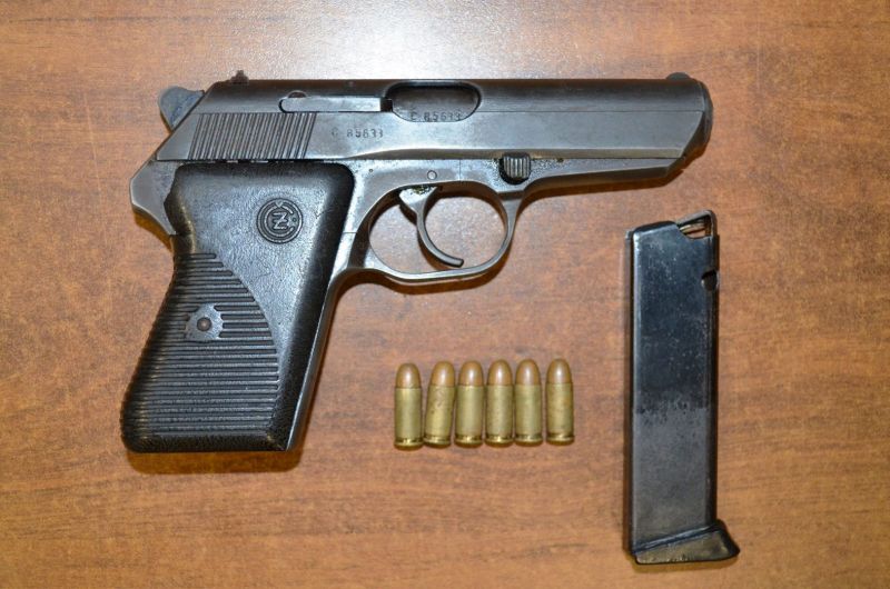 A través de Facebook, un joven intentó vender un arma de guerra
