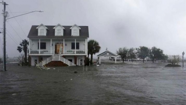 Florence ya dejó cinco muertos y causó estragos en Carolina del Norte