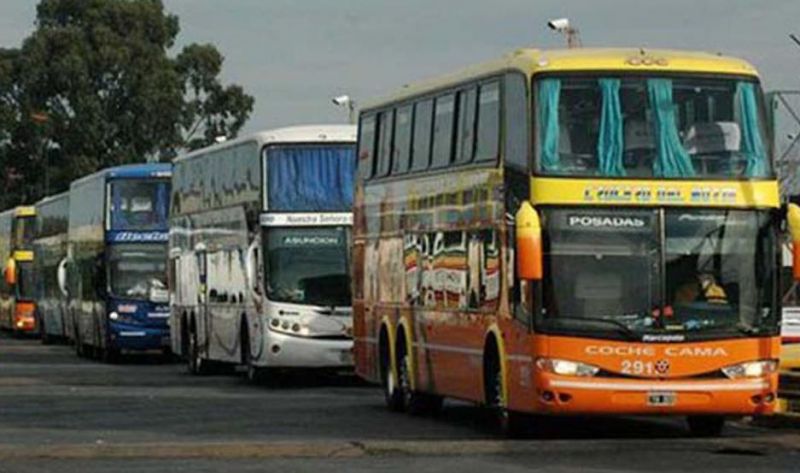 Viajaba hacia Tintina y falleció en el colectivo tras desvanecerse